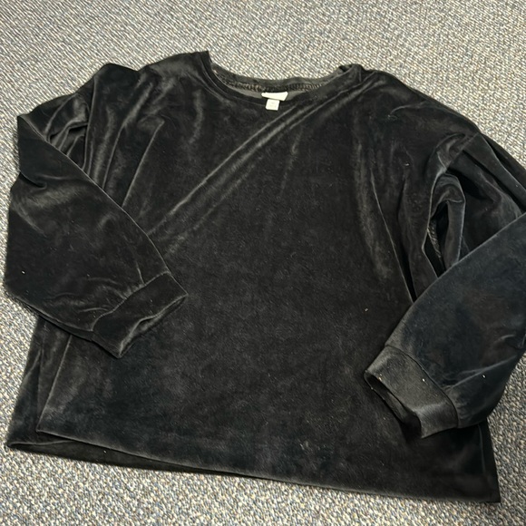 A new day velvet top xl // 010817 - Picture 1 of 1